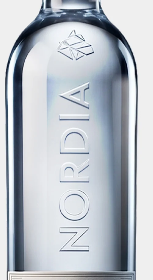 Close-up of NORDIA embossed in the glass.